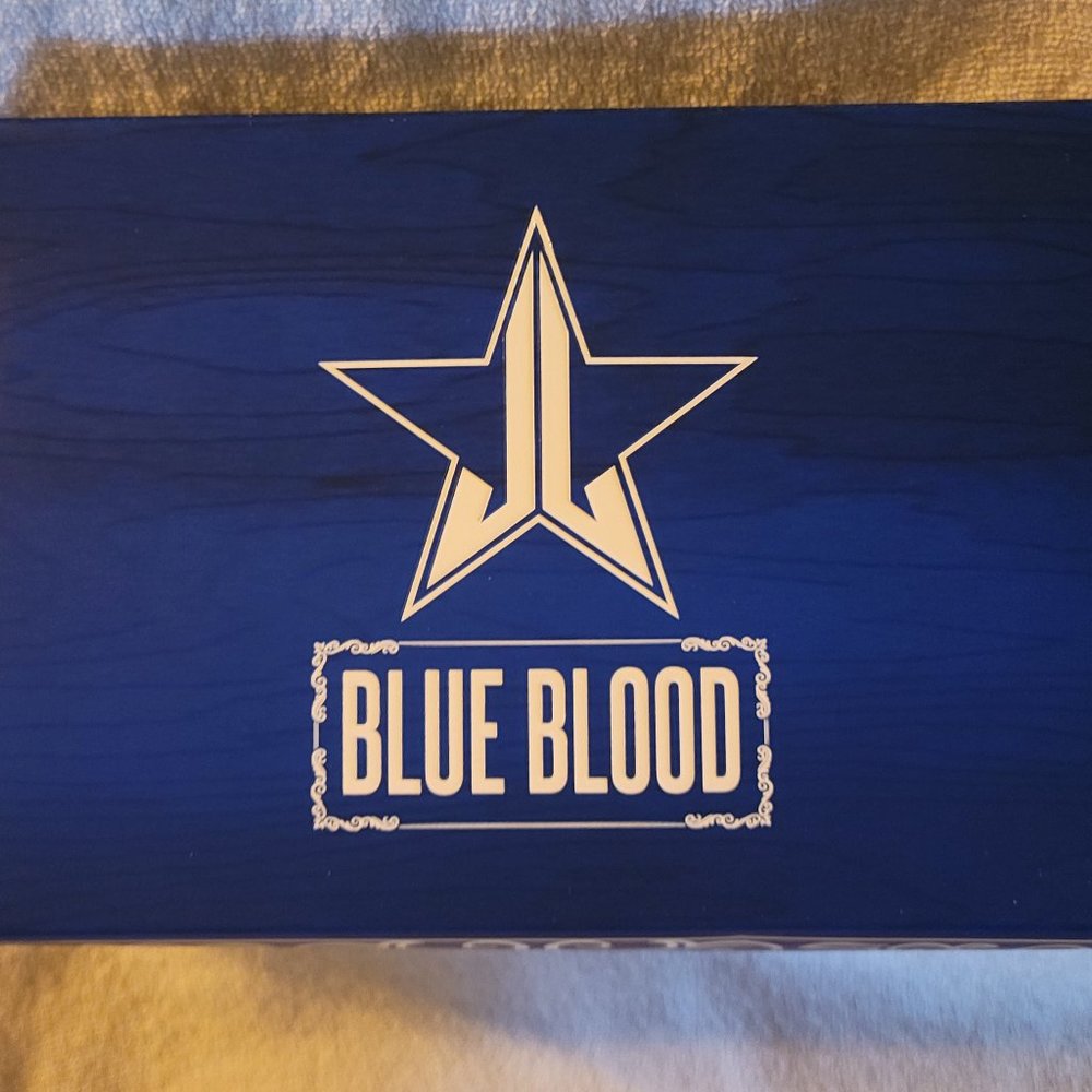Jeffree Star Blue Blood Pallette